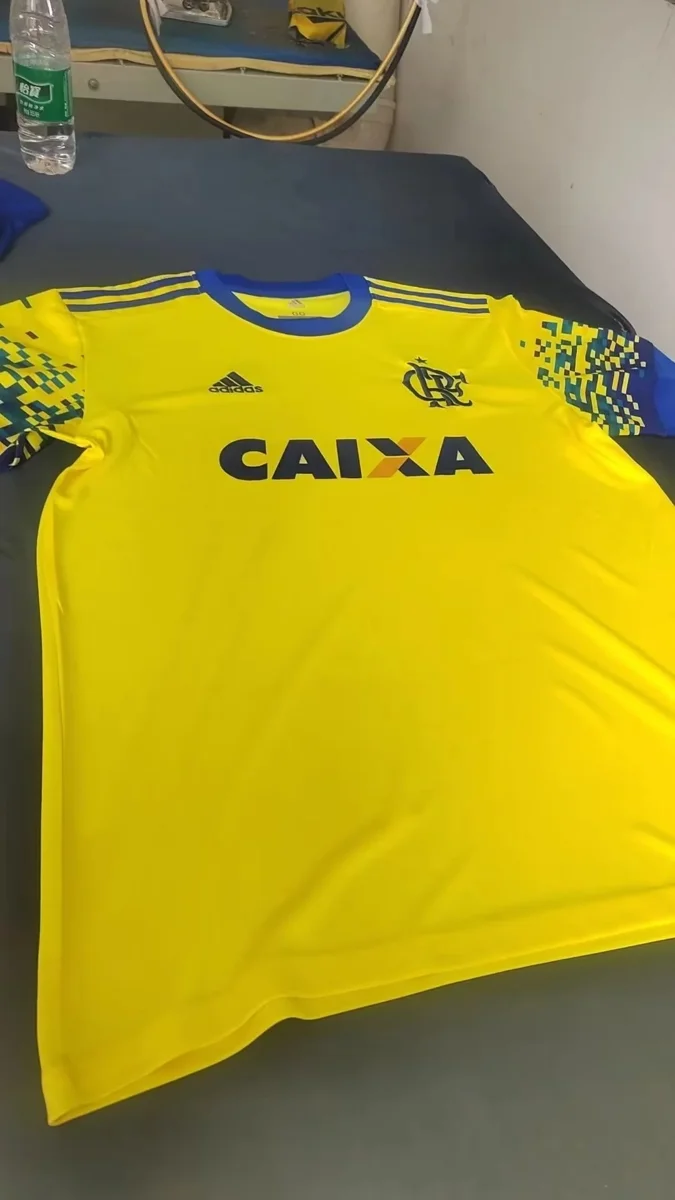 Camisa terceira - Flamengo - 17 a 18