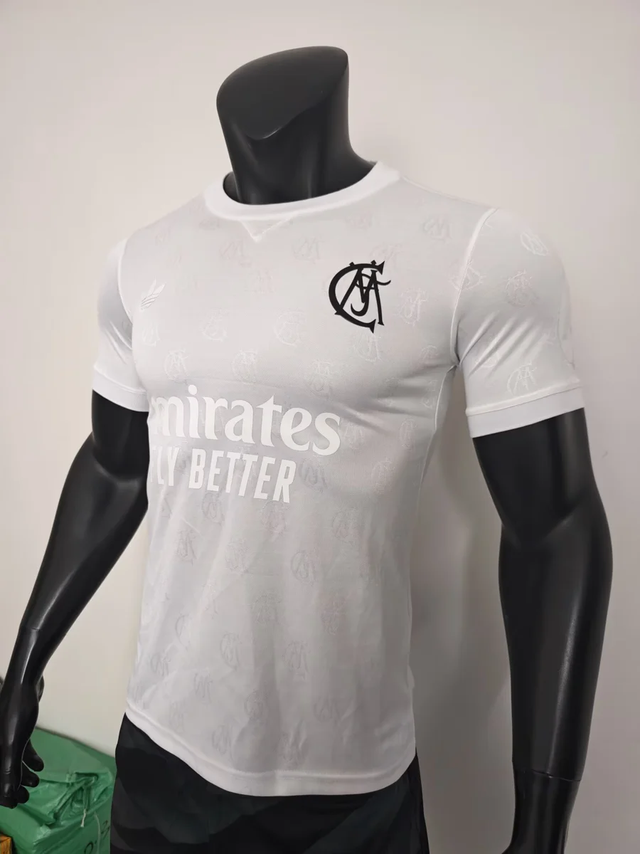 Camisa - Real Madrid 2026/27 - versão jogador - S a 2XL - foto 3