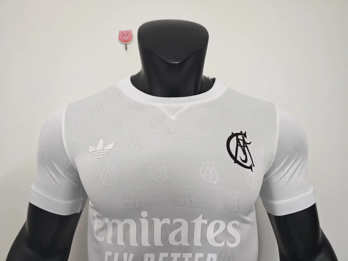Camisa - Real Madrid 2026/27 - versão jogador - S a 2XL - foto 7