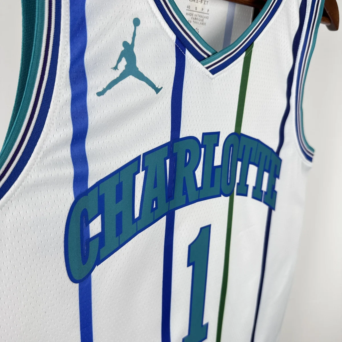 Camisa - Charlotte Hornets (retrô)