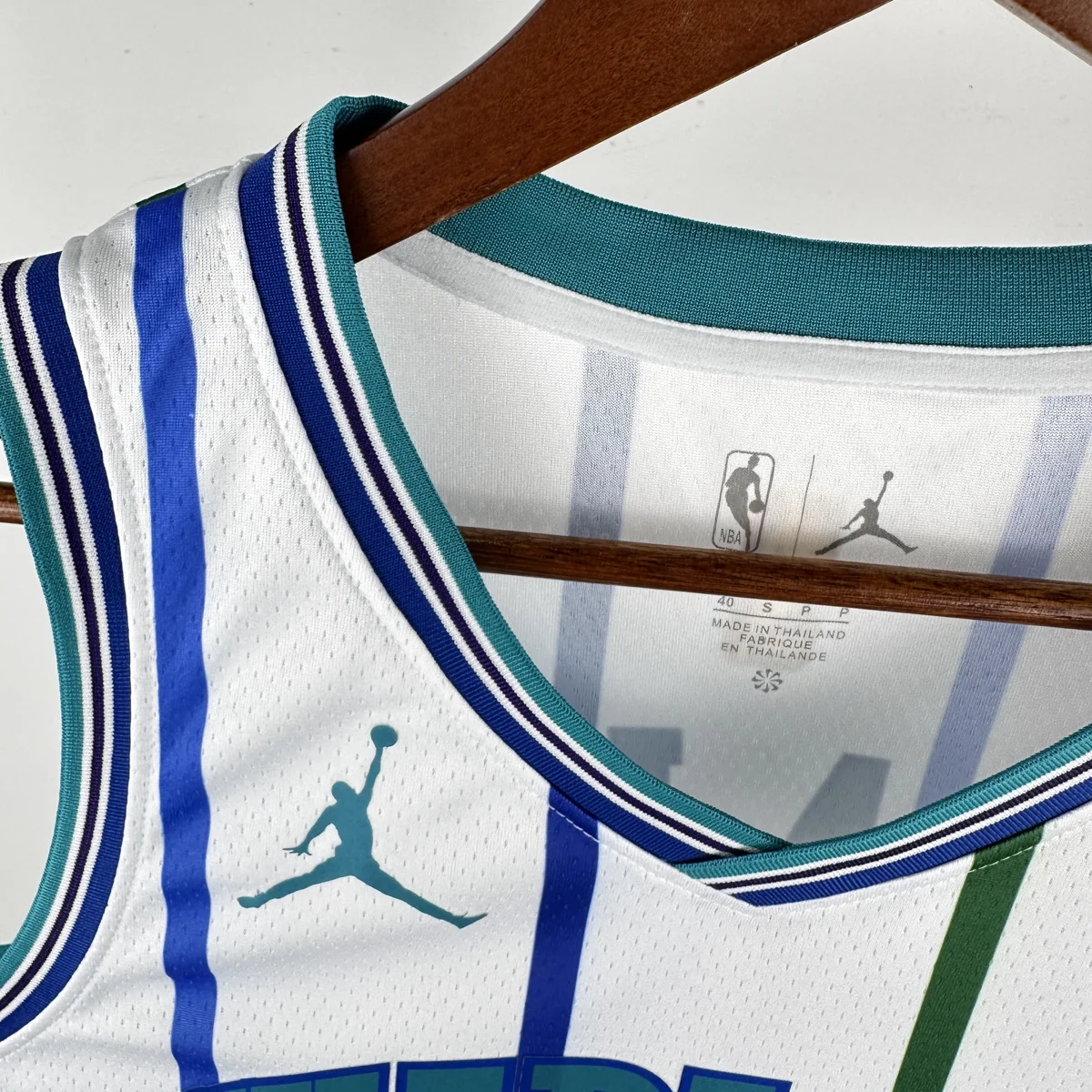 Camisa - Charlotte Hornets (retrô)