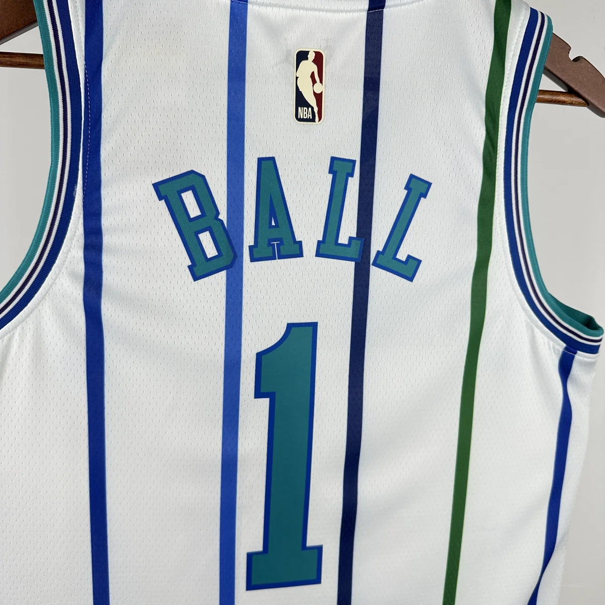 Camisa - Charlotte Hornets (retrô)