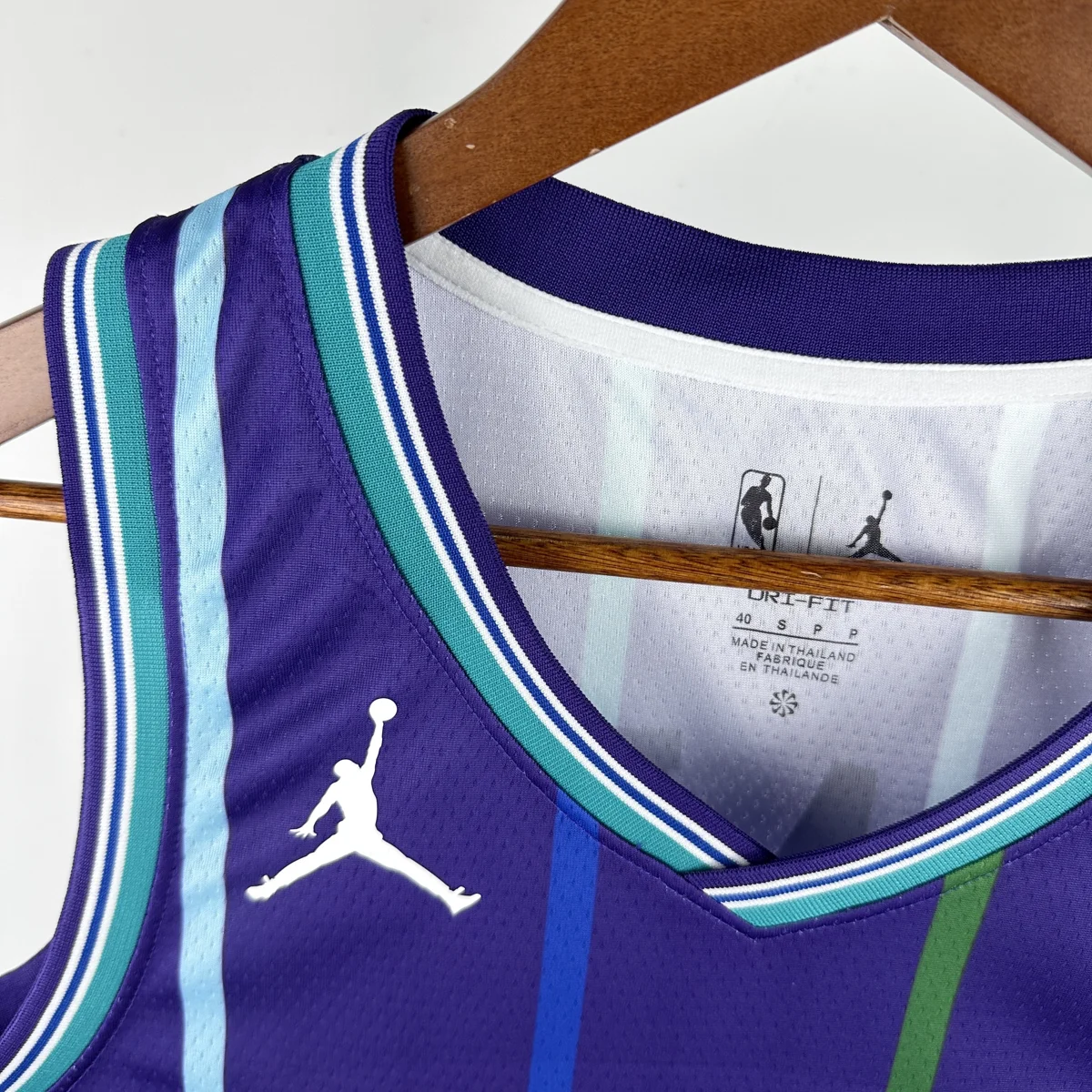 Camisa - Charlotte Hornets (retrô)