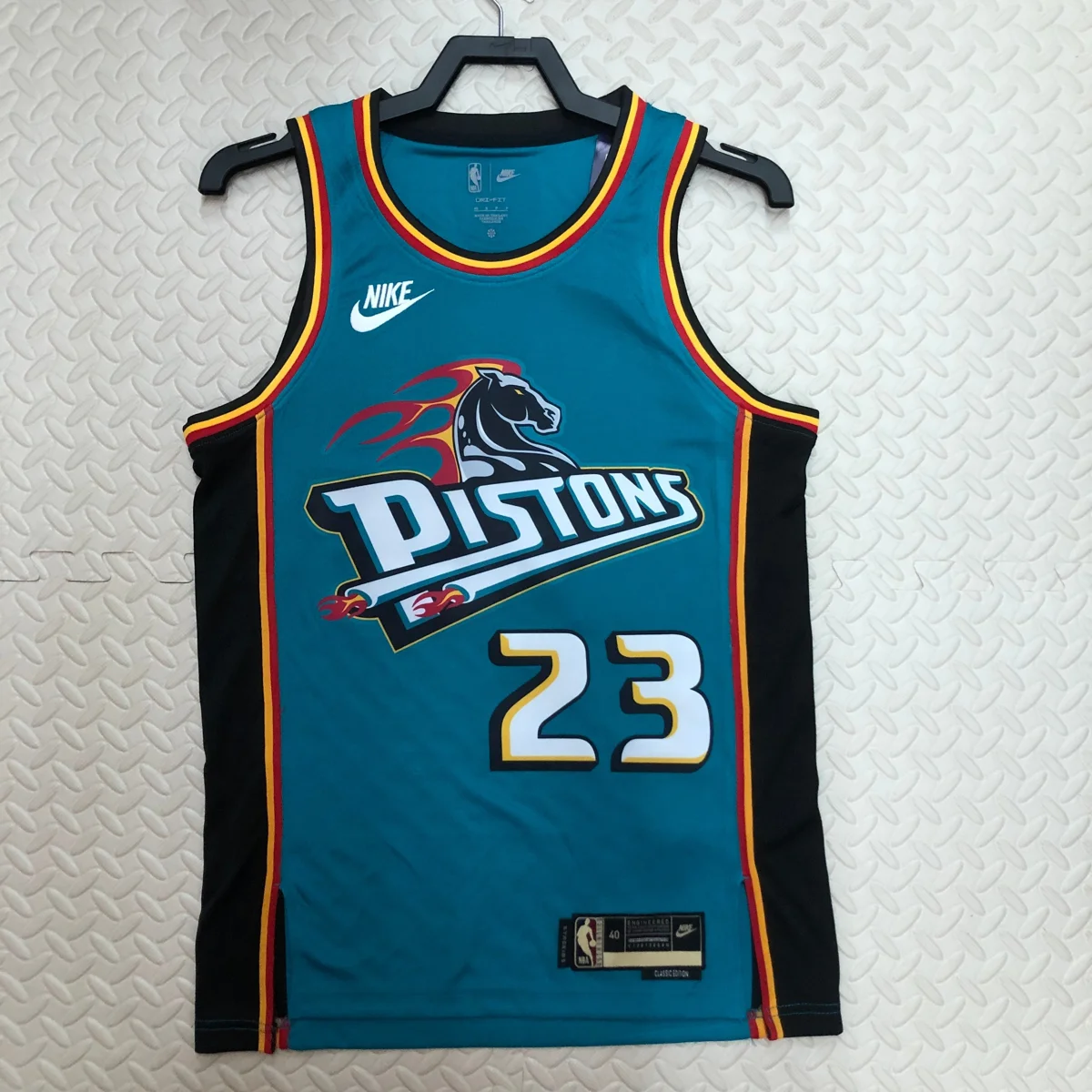 Camisa - Detroit Pistons (retrô)
