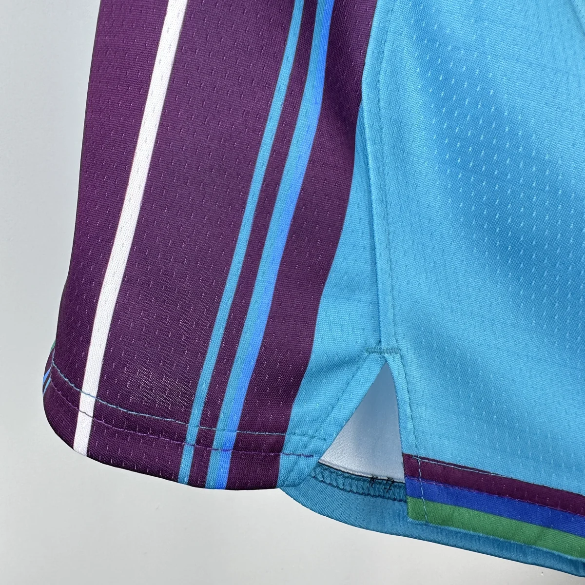 Camisa - Charlotte Hornets (retrô)