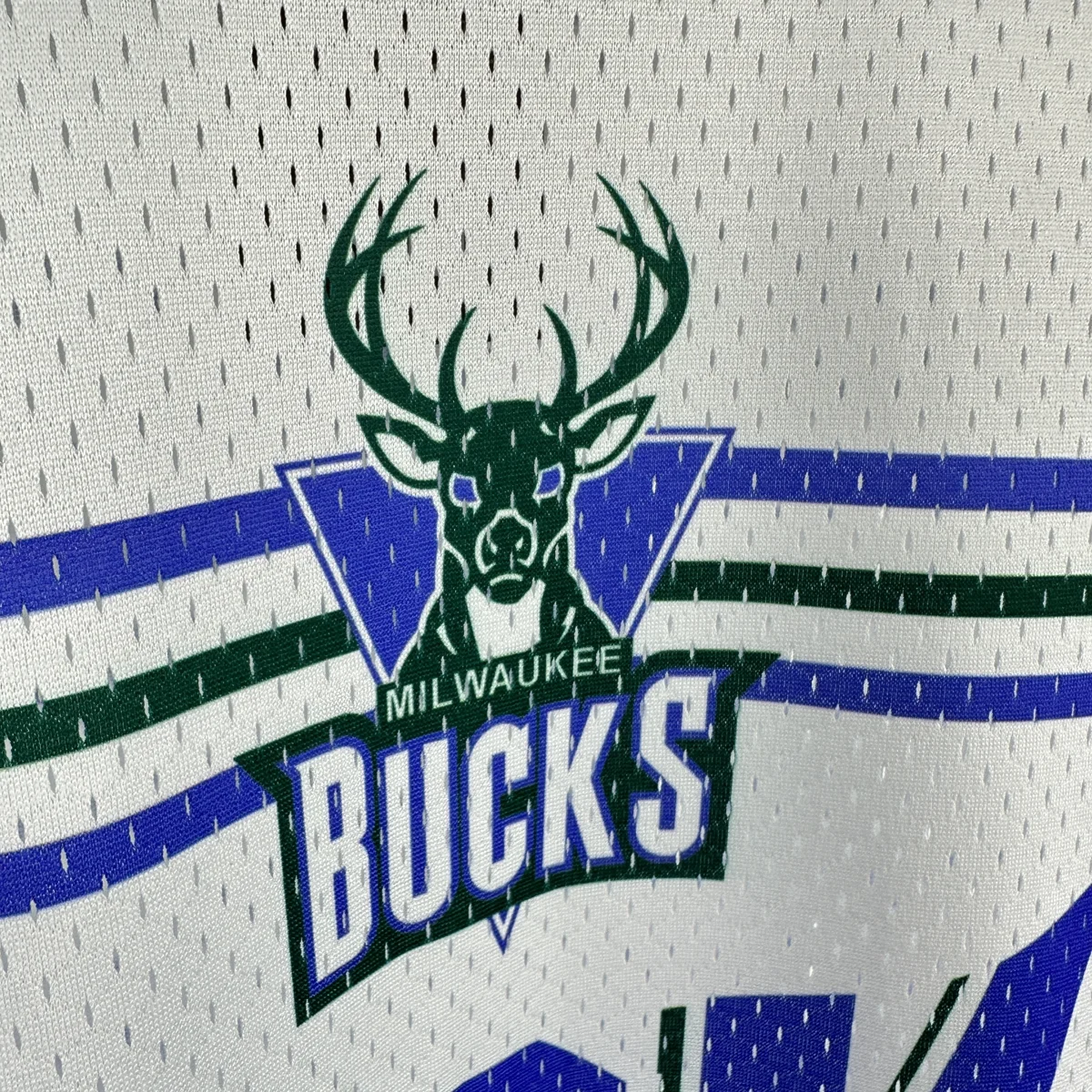 Camisa - Milwaukee Bucks (retrô)