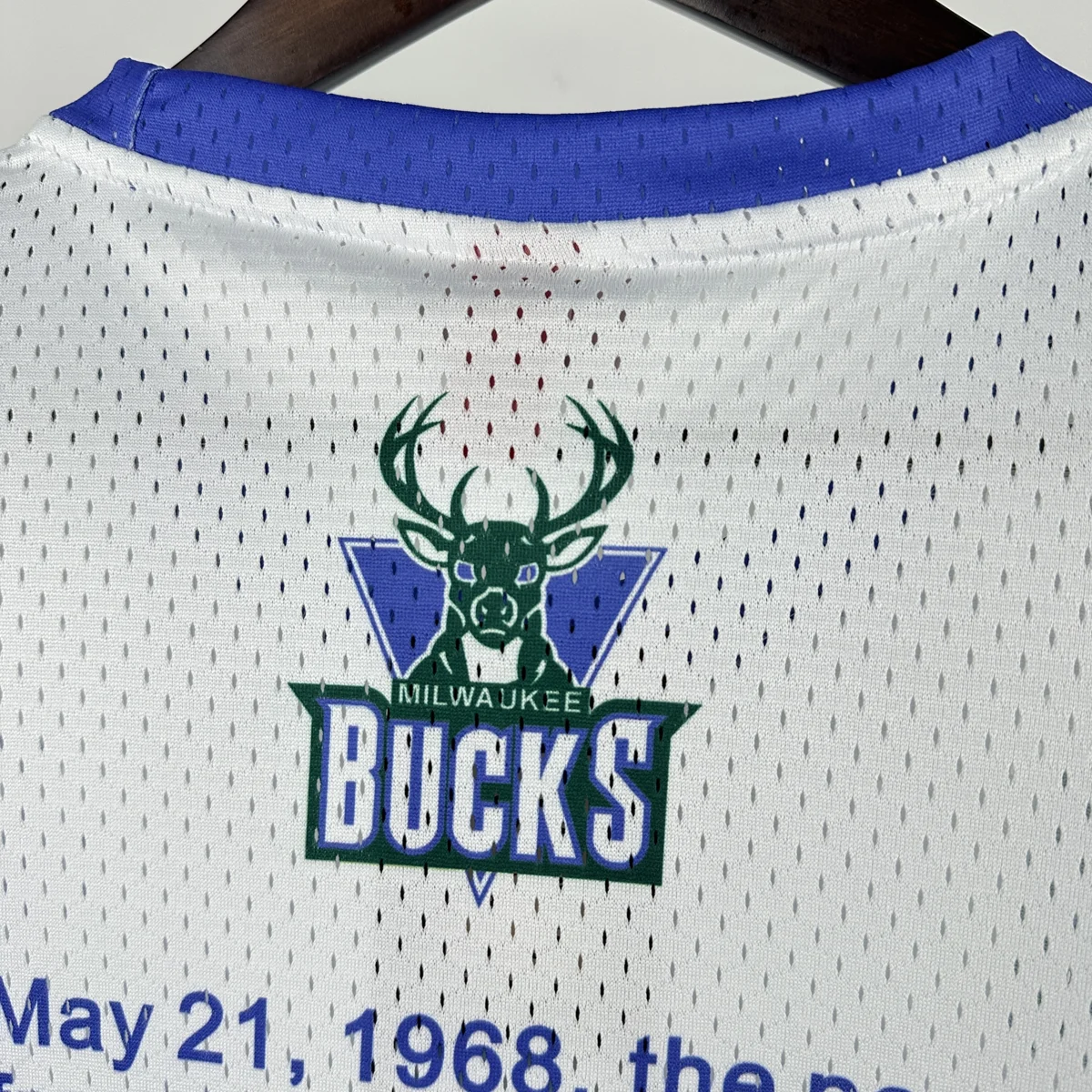Camisa - Milwaukee Bucks (retrô)