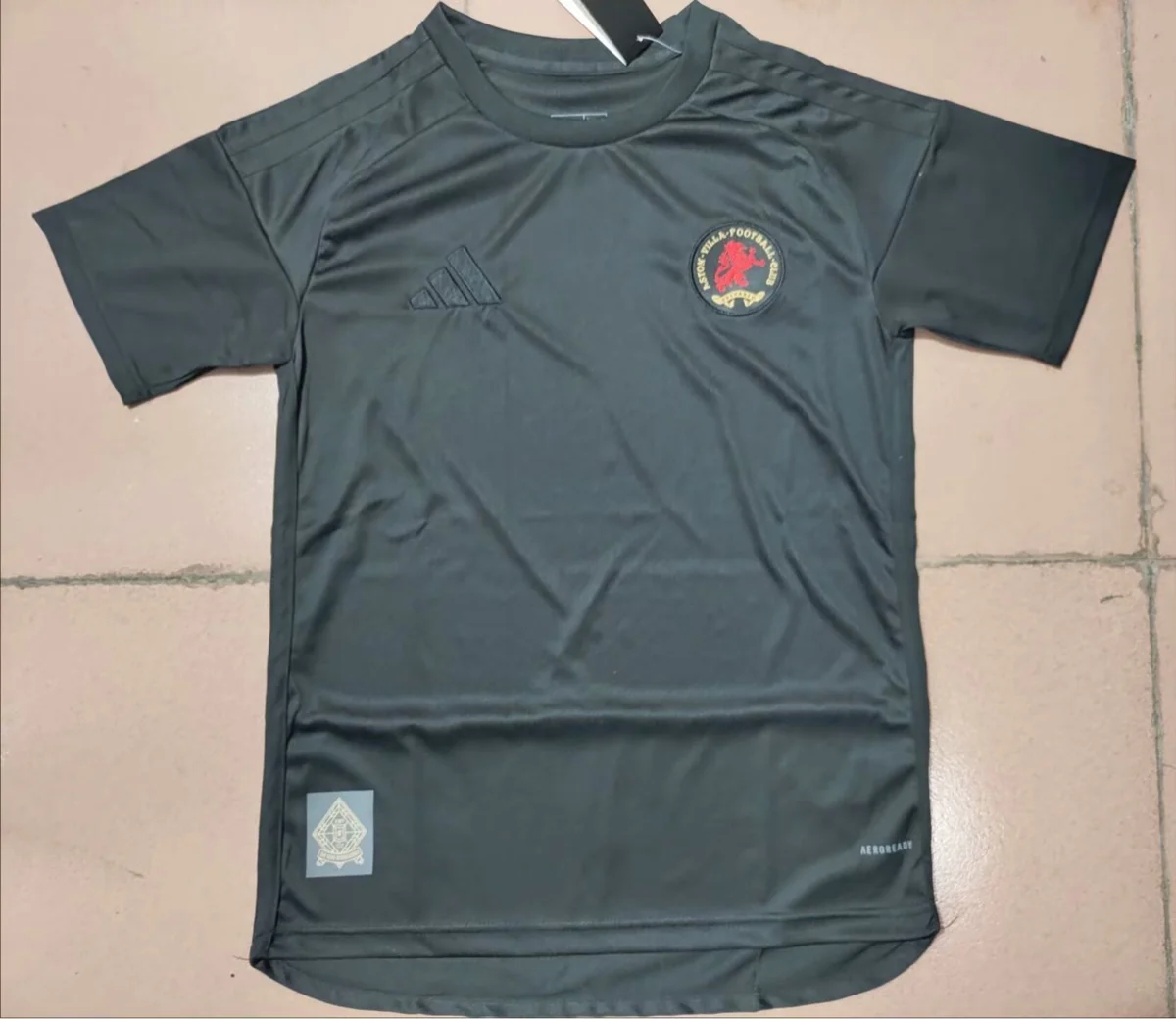 Camisa - Aston Villa 2025/26 (comemorativa)