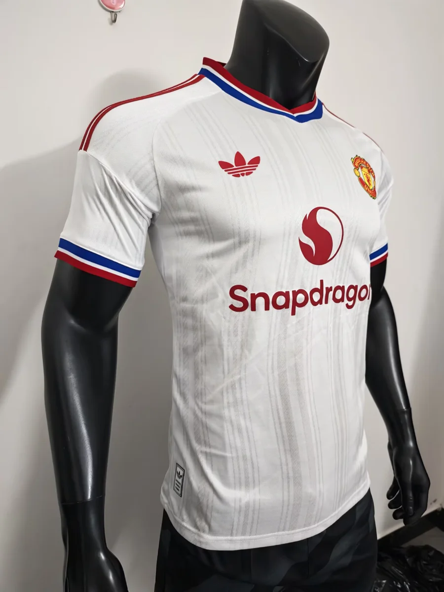 Camisa reserva - Manchester United 2026/27 - versão jogador - S a 2XL - foto 4