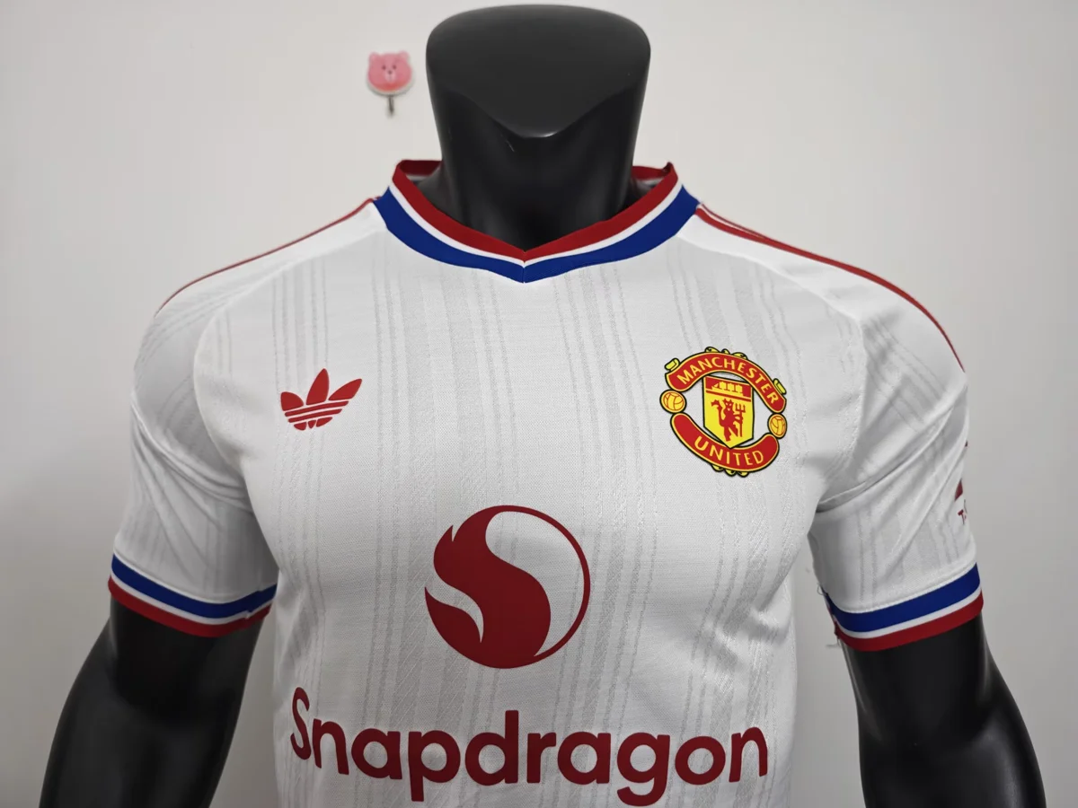 Camisa reserva - Manchester United 2026/27 - versão jogador - S a 2XL - foto 7