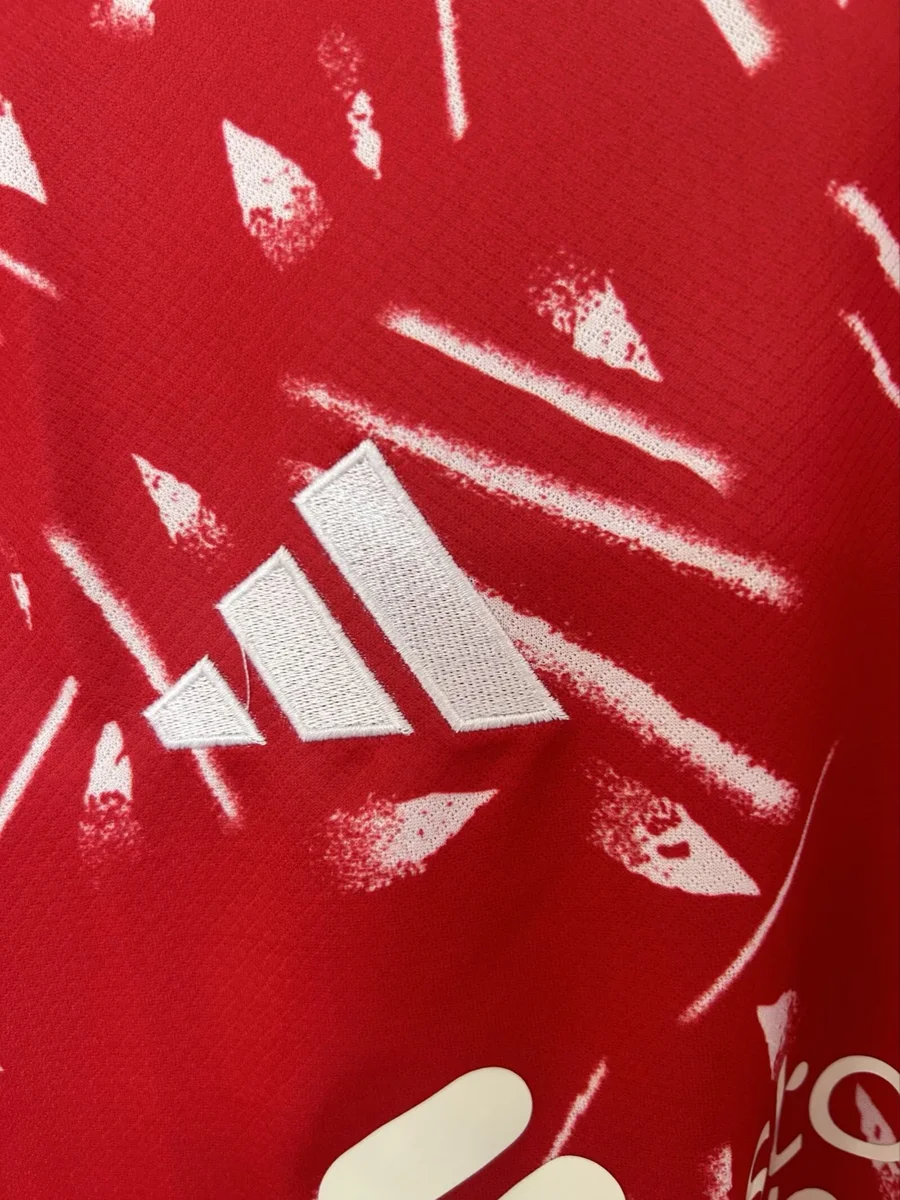 Camisa titular - Liverpool