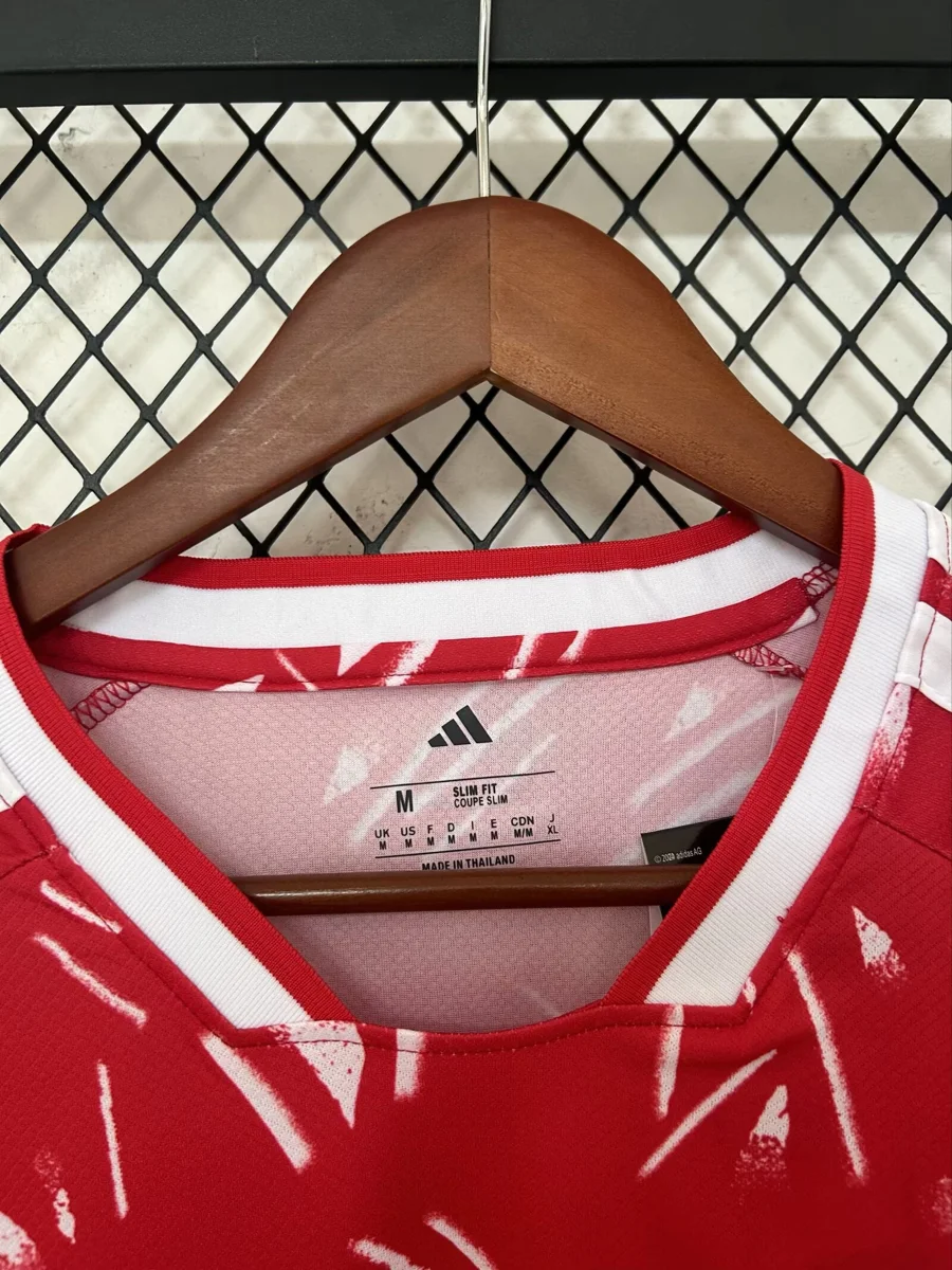 Camisa titular - Liverpool
