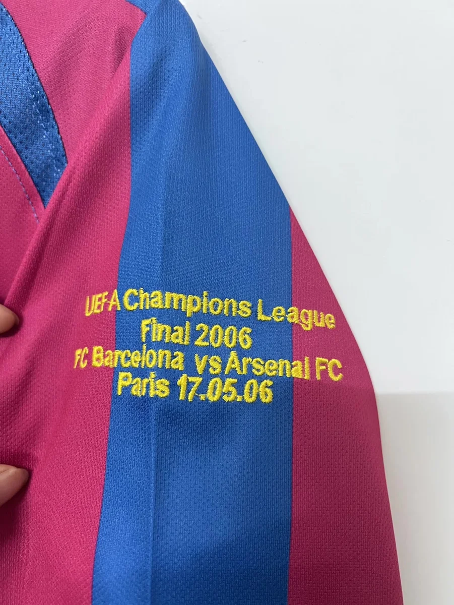 Camisa titular - Barcelona (manga longa) - 05 a 06