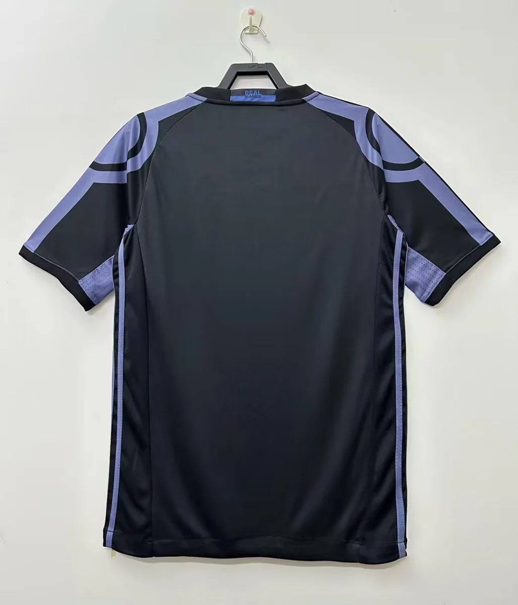 Camisa reserva - Real Madrid - 16 a 17