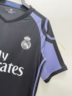 Camisa reserva - Real Madrid - 16 a 17