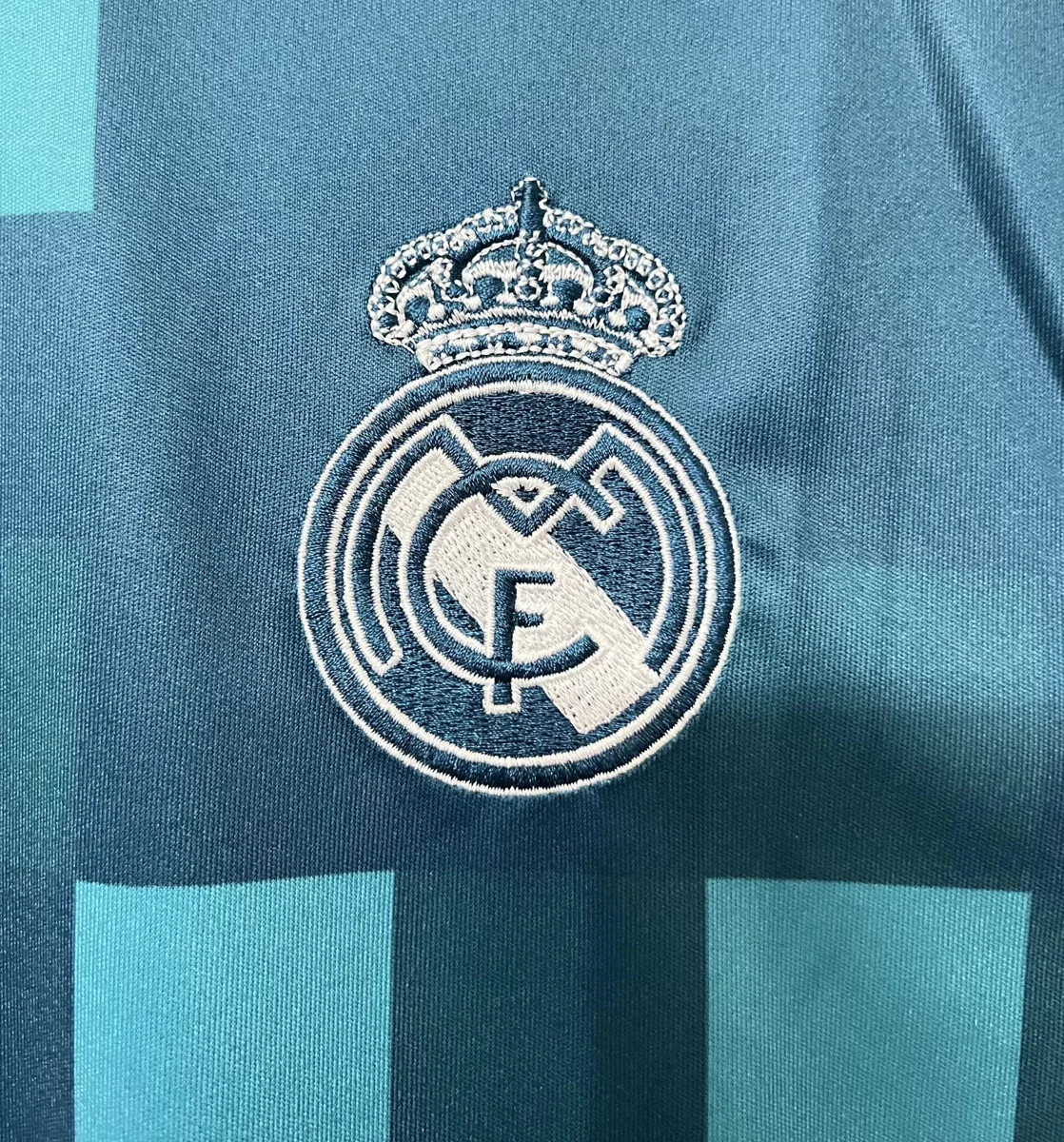 Camisa reserva - Real Madrid - 17 a 18