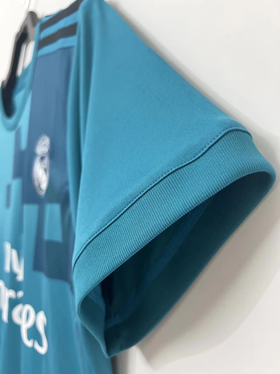 Camisa reserva - Real Madrid - 17 a 18