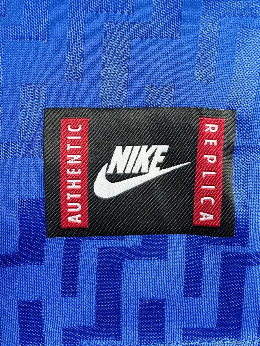 Camisa titular - Itália 1995