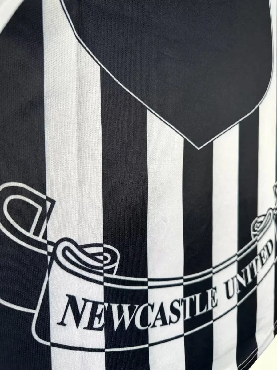 Camisa titular - Newcastle 1997/99 (manga longa)