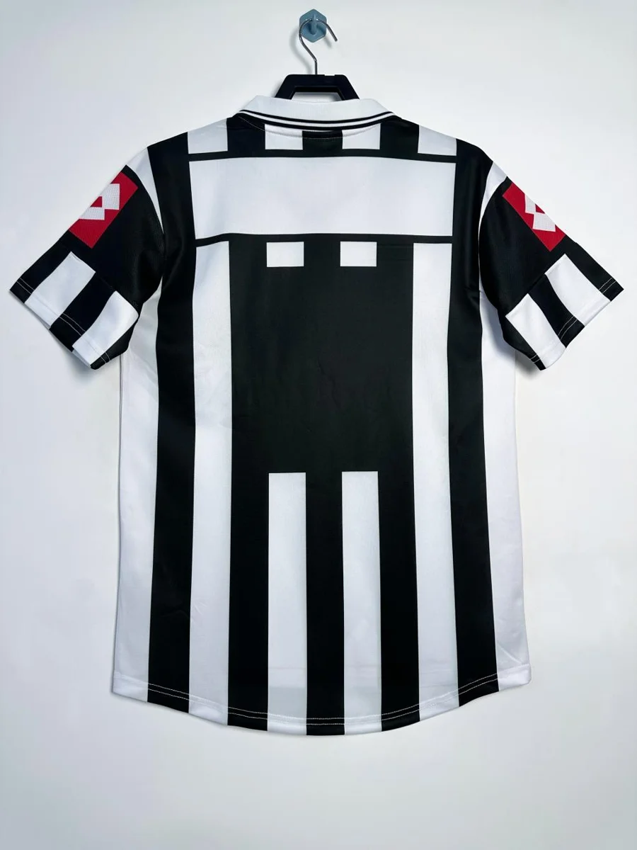 Camisa titular - Juventus 2001/02