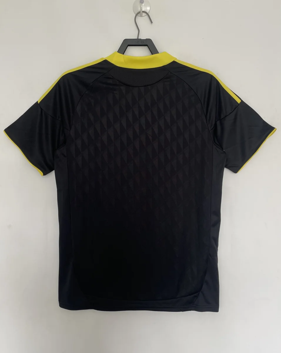 Camisa reserva - Liverpool 2010/11