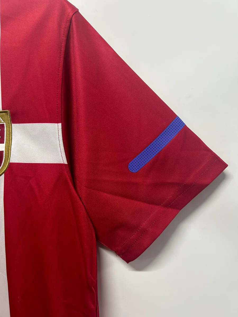 Camisa titular - Sérvia 2010