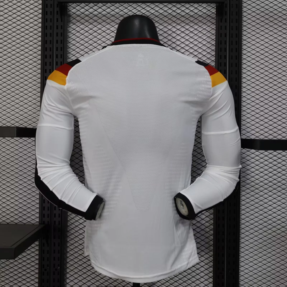 Camisa titular - Alemanha 2026 (manga longa) - versão jogador - foto 7