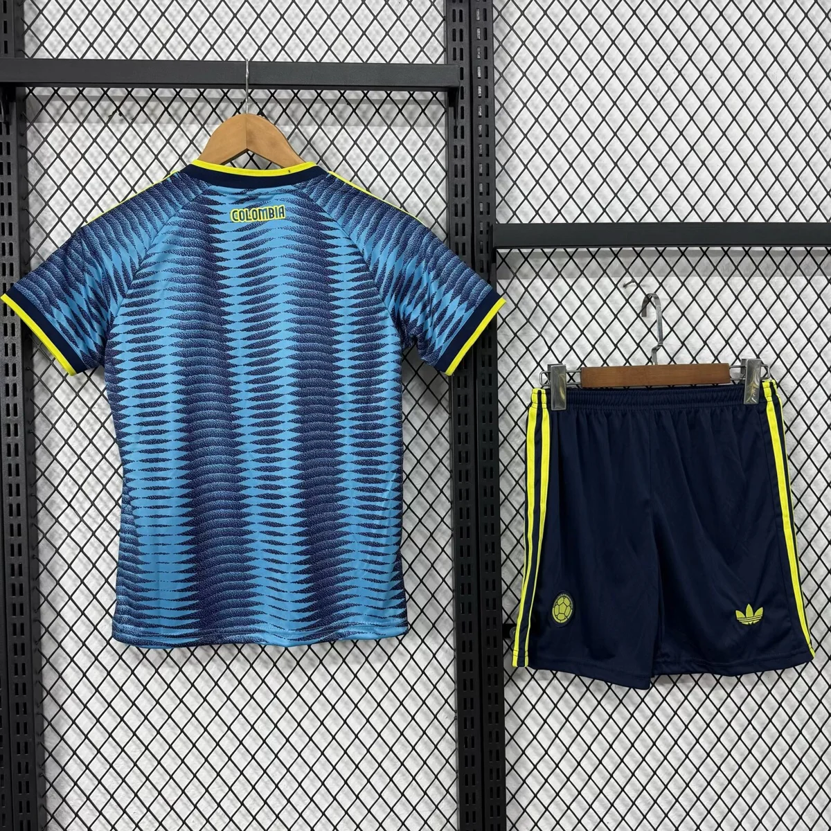 Camisa reserva - Colômbia 2026 - infantil - 16 a 28 - foto 2