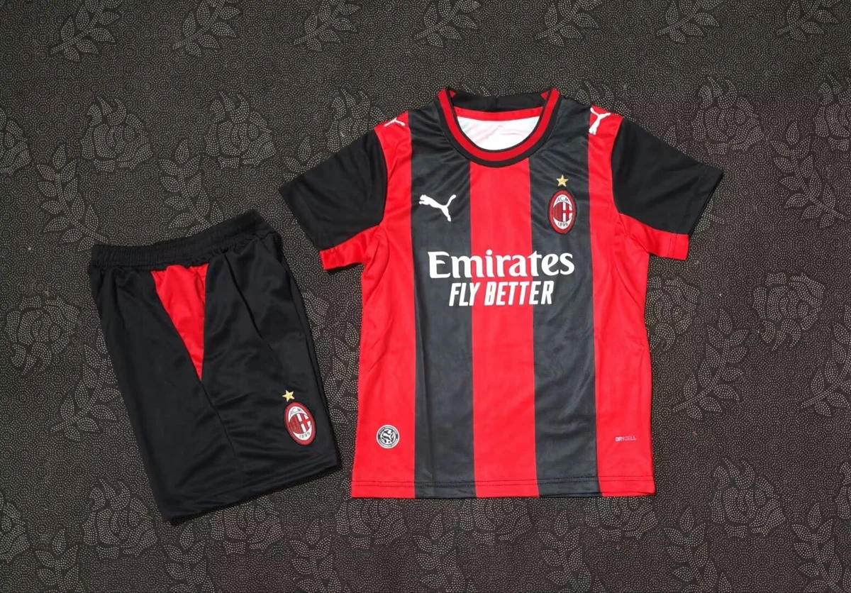 Camisa titular - AC Milan 2026/27 - infantil - 16 a 28